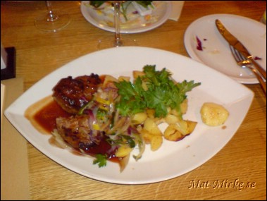 Pannbiff med tre sorters lök & skysås