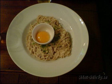 Pasta carbonara med bacon & rå äggula  - Pitcher's, Västerås