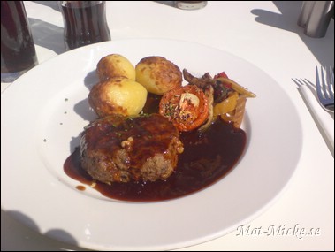 Husman: Lammbiff m. fetaost och oliver samt ugnsgratinerad potatis - Restaurang Varda, Västerås