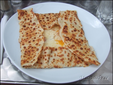 Saucisse de Francfort, Emmental, oeuf. Crêpes - Barbapapa, St Laurent du Var (Frankrike)